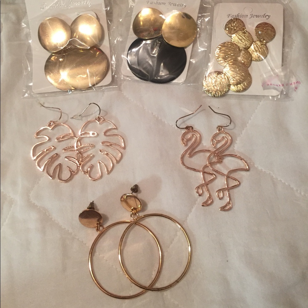 NEVER BEEN WORN EARRINGS